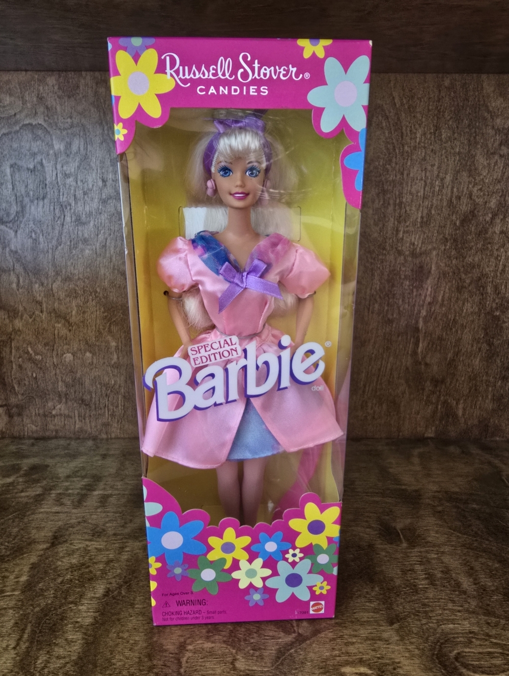 Vintage 1996 Mattel Russell Stover Candies Barbie Doll Blonde #17091 NRFB